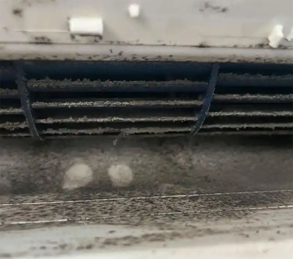 海宁空调吹的风有股烧焦味是怎么回事